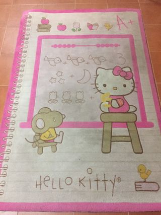 Alfombra grande hello Kitty de segunda mano por 50 € en Alfombra grande hello Kitty de segunda mano por 50 € en
