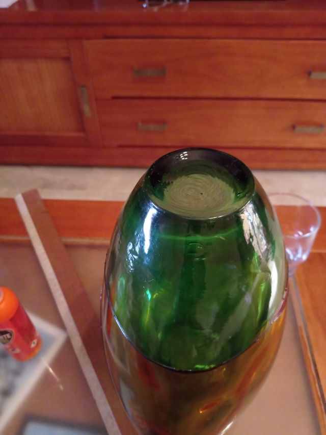 Anfora de cristal pintado