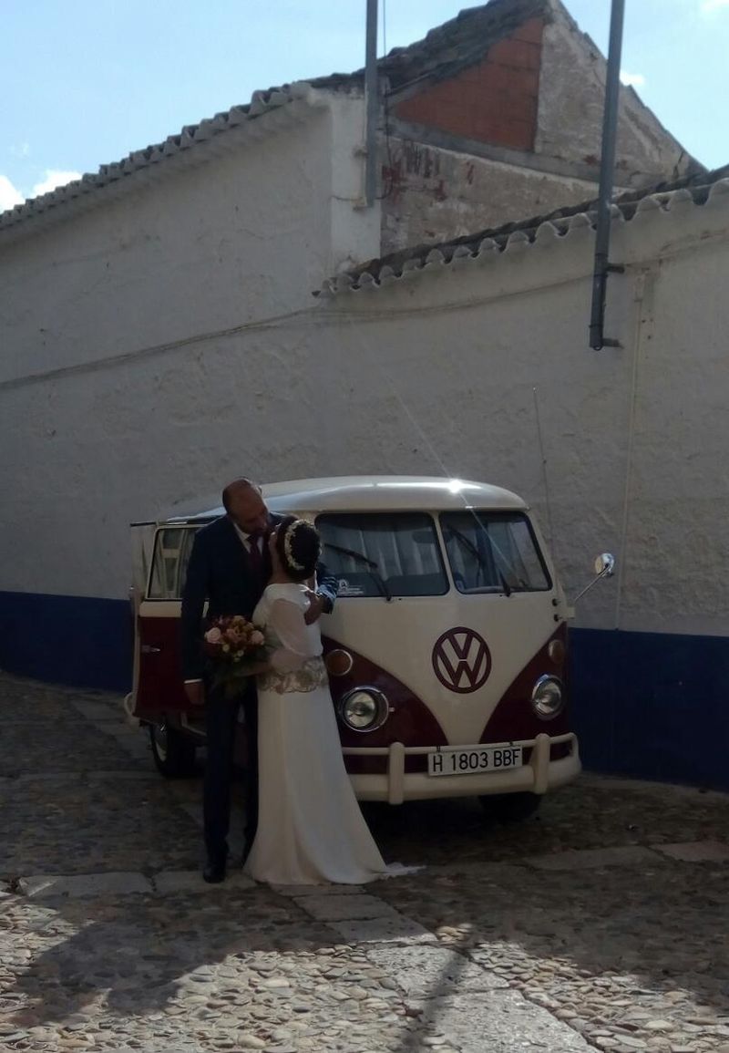 alquiler Volkswagen t1 1975 de segunda mano por 36.500 EUR en Quintanar de  la Orden en WALLAPOP, image size:800x1155
