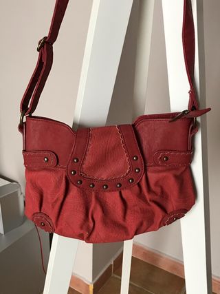 Bolso de marca de segunda mano en Valdepeñas en WALLAPOP Bolso de marca de segunda mano en Valdepeñas en WALLAPOP