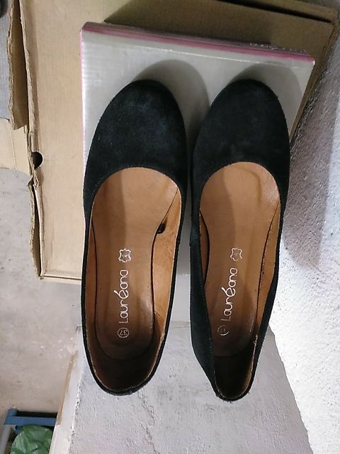 Zapato negro ante vestir