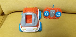 baby clementoni coche teledirigido y volteretas