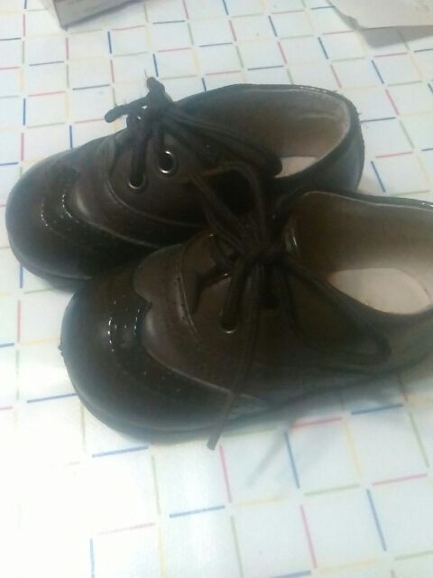 ZAPATOS DE VESTIR NUM. 20