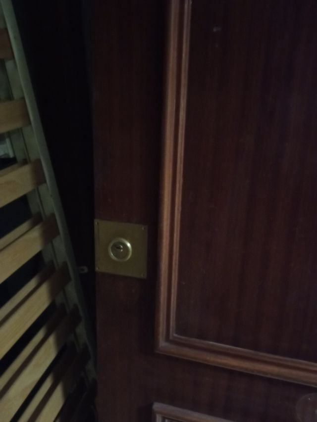 Puerta de entrada a derechas reforzada de segunda mano por 50 € en