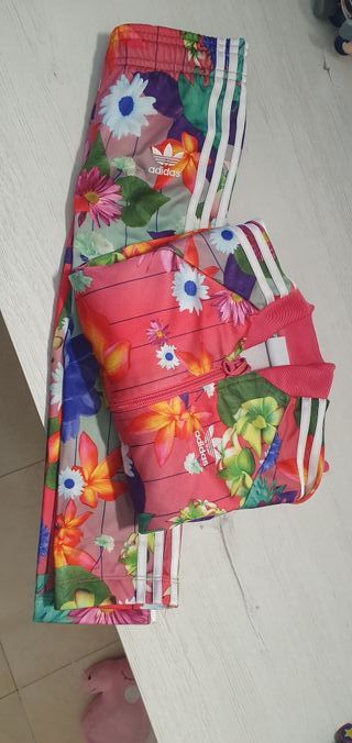 chandal adidas flores