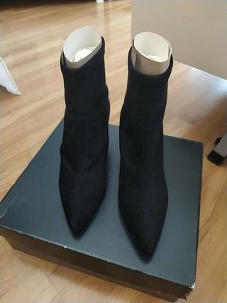 Botines gloria Ortiz negros de segunda mano por 25 EUR en Alicante en  WALLAPOP