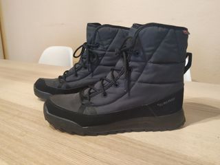 Botas Adidas aislantes frío y humedad de segunda mano por 30 EUR en Mataró  en WALLAPOP
