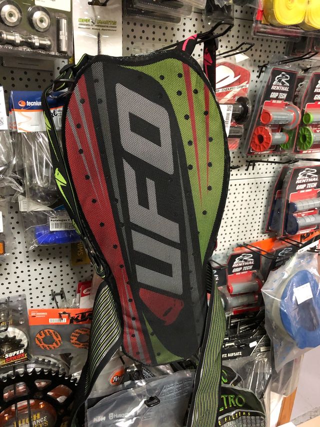 Espaldera moto ufo sin usar