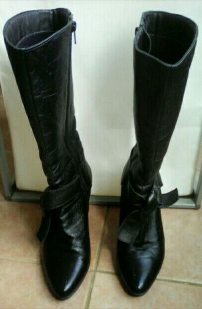 Botas altas negras con tacón