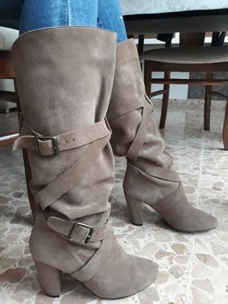 Botas piel vuelta camel de segunda mano por 8 EUR en Albacete en WALLAPOP