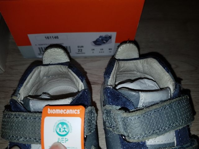 Bota biomecanics talla 22