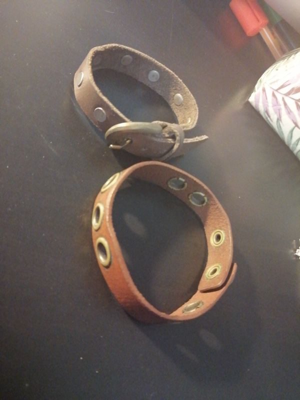 pulsera cuero piel material