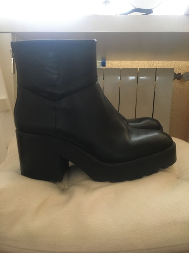vista previa de comprar mejor nuevos estilos Botas negras plataforma de segunda mano por 20 € en Pozuelo de ... vista previa de comprar mejor nuevos estilos Botas negras plataforma de segunda mano por 20 € en Pozuelo de ...