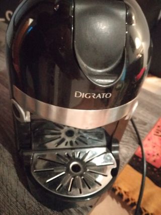 Cafetera de cápsulas Digrato de segunda mano por 15 EUR en Almuñécar en  WALLAPOP