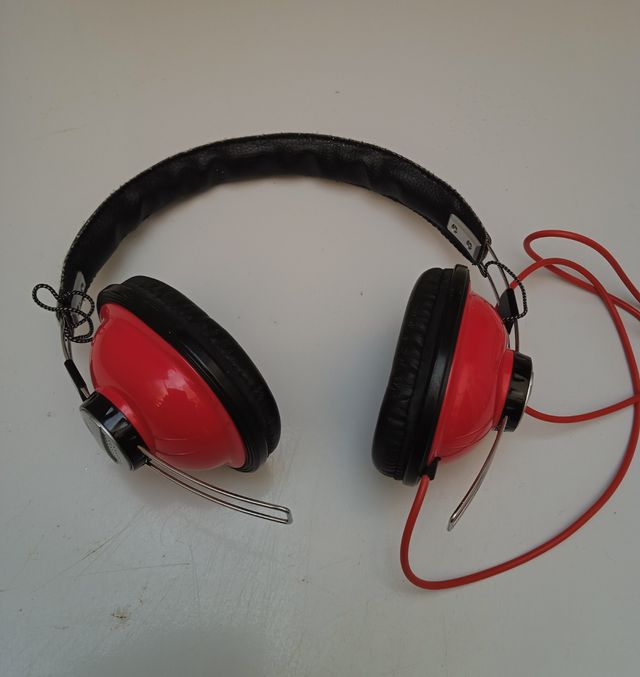 auriculares marca ZIPY