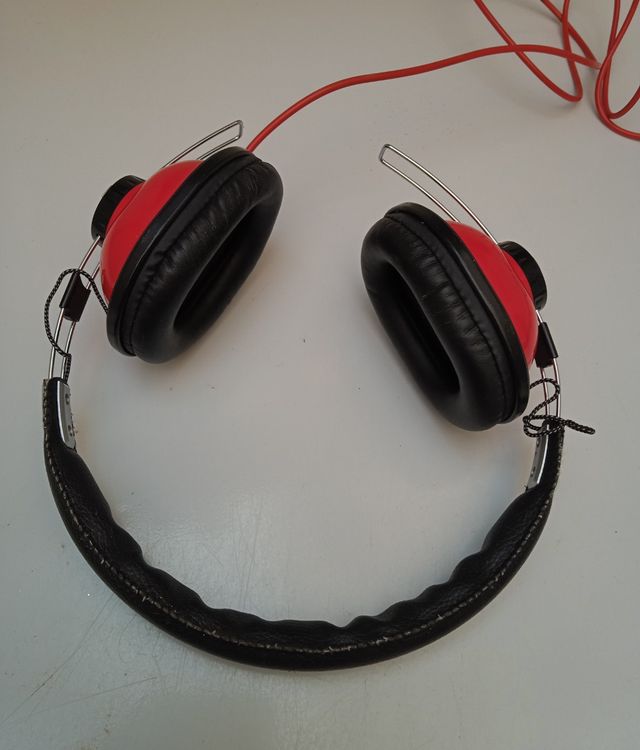 auriculares marca ZIPY