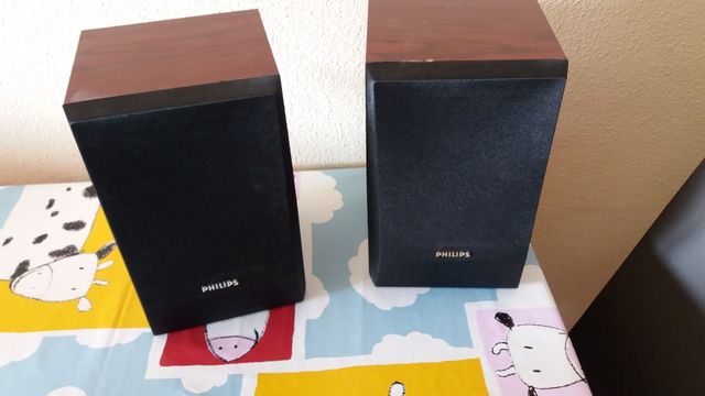 Altavoces Philips.