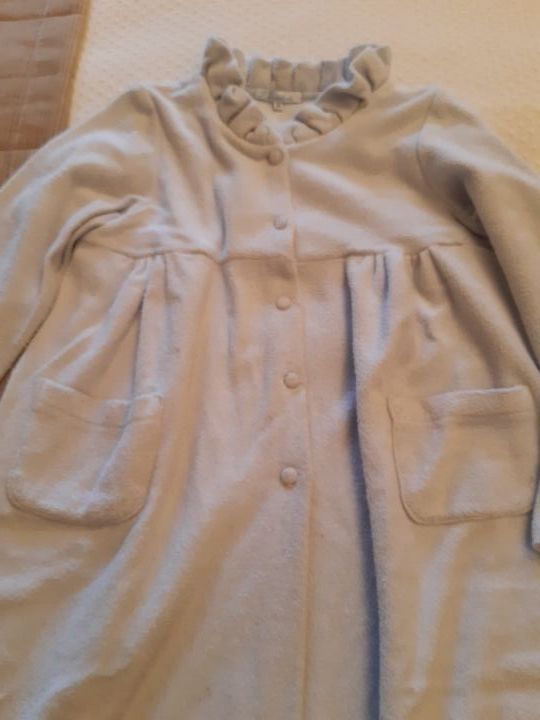 Bata de niña  de 10 a 12 - 14 años.