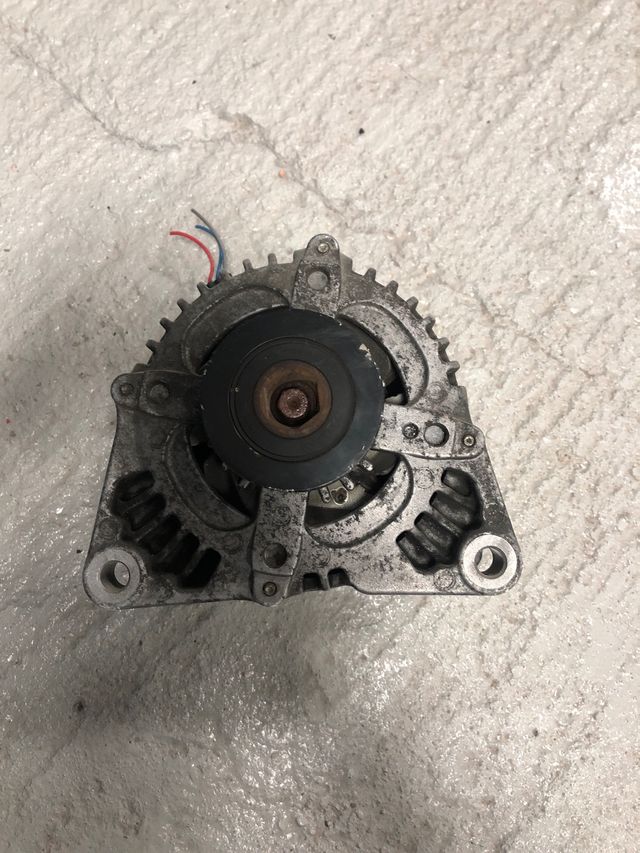 Alternador ford focus 1.6 tdci 2006