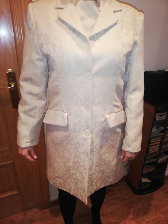 Traje de abrigo y vestido. T-42(Pilar Prieto)