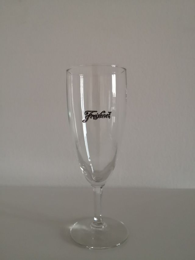 12 Copas de cava nuevas