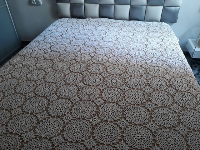 Colcha artesanal de hilo para cama