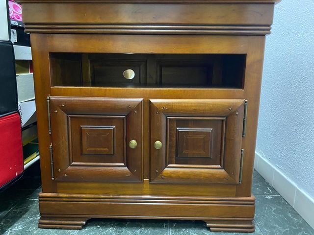 MUEBLE PARA TV DE MADERA DE CEREZO de segunda mano por 200 € en A