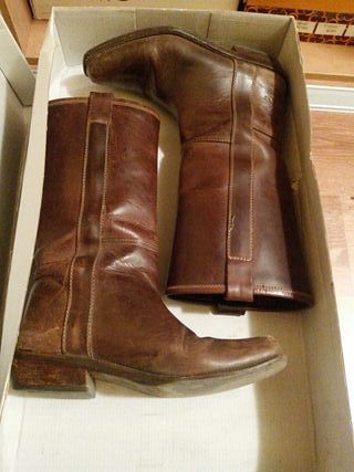 Bota campera clásica piel de segunda mano por 25 EUR en Mataró en WALLAPOP