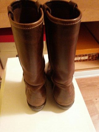 Bota campera clásica piel de segunda mano por 25 EUR en Mataró en WALLAPOP