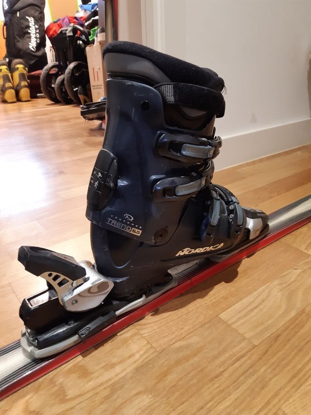 pack ski Rossignol y Nórdica