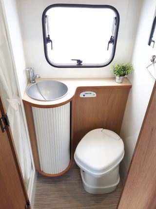 Autocaravana con garaje para alquiler en Madrid en WALLAPOP