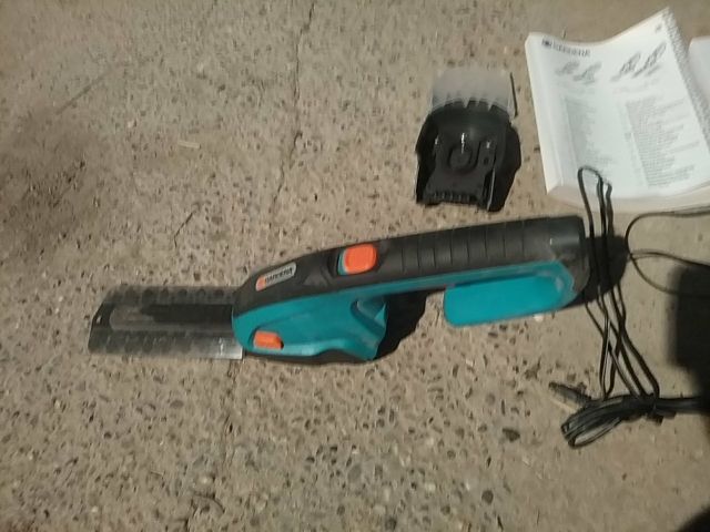 tallasetos /recortabordes GARDENA a batería