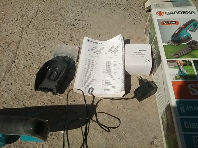 tallasetos /recortabordes GARDENA a batería