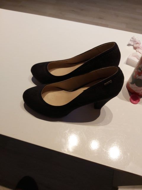 zapatos mustang nuevos Talla 38