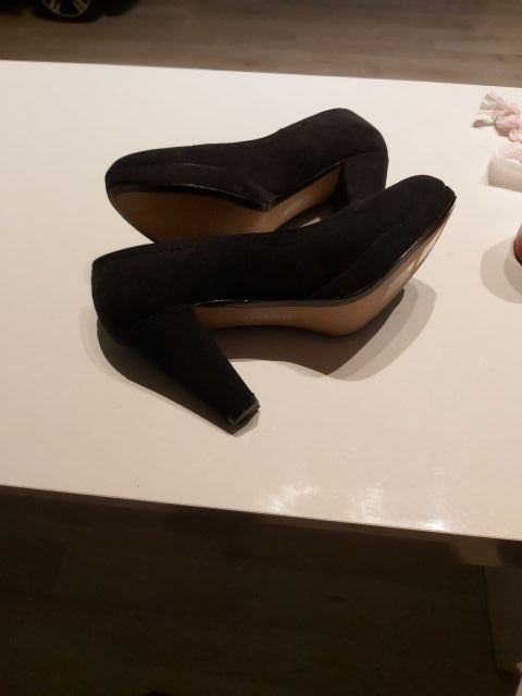 zapatos mustang nuevos Talla 38