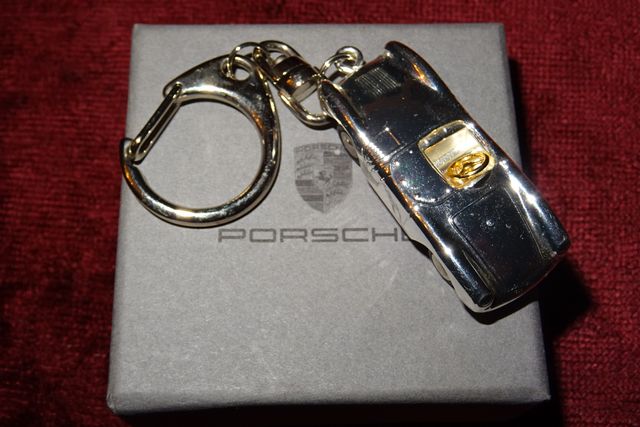 LLAVERO PORSCHE 708 SPYDER SCHUCO