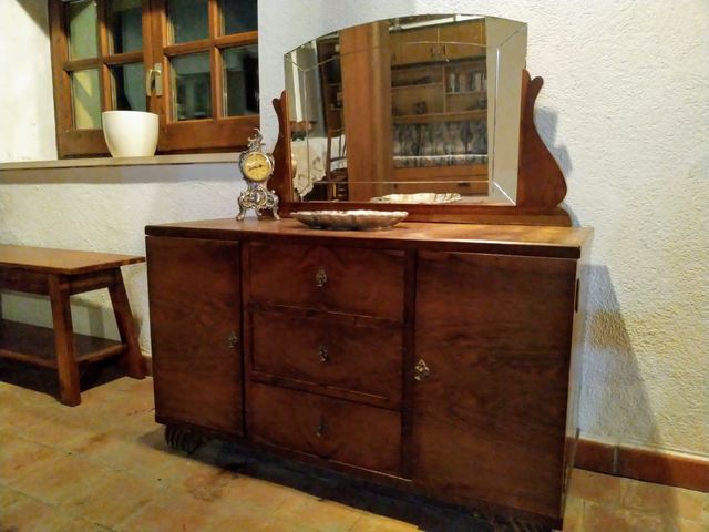 Mueble antiguo con espejo. de segunda mano por 135 € en Sant Quirze de