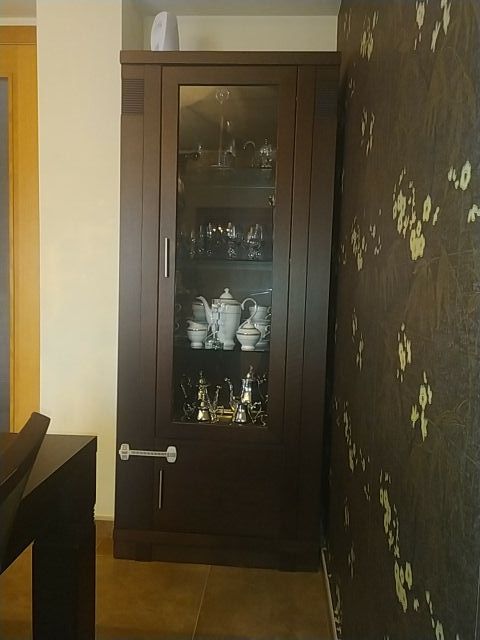 vitrina madera de roble