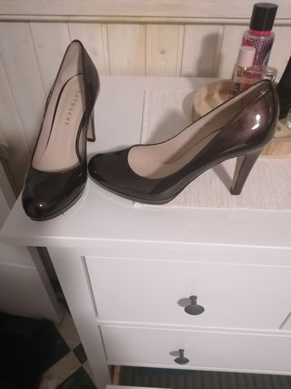 Zapatos Latouche de segunda mano por 15 € en Bormujos en Zapatos Latouche de segunda mano por 15 € en Bormujos en