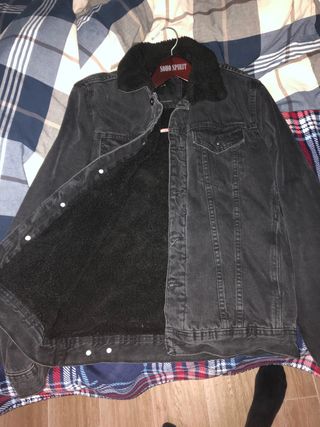 Chaqueta Borrego Zara de segunda mano por 20 € en Arizgoiti Chaqueta vaquera borrego zara de segunda mano por 30 € en