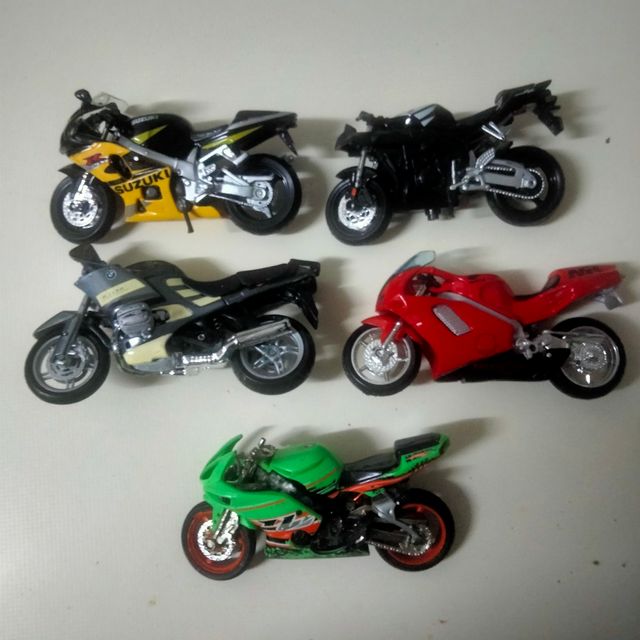 MOTOS GP ESCALA MAISTO