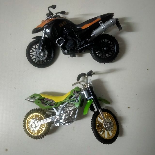 MOTOS GP ESCALA MAISTO