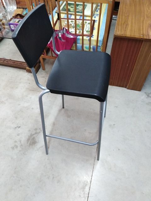 Silla de cocina altura 75 cm de segunda mano por 5 € en Santa Coloma de