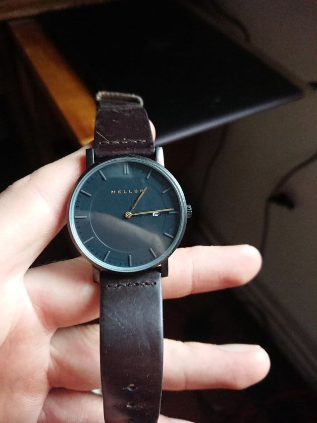 Elegante Reloj MELLER