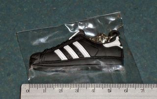 llavero zapatilla adidas llavero zapatilla adidas