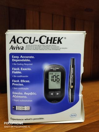 brazo de máquina de diabetes accu chek