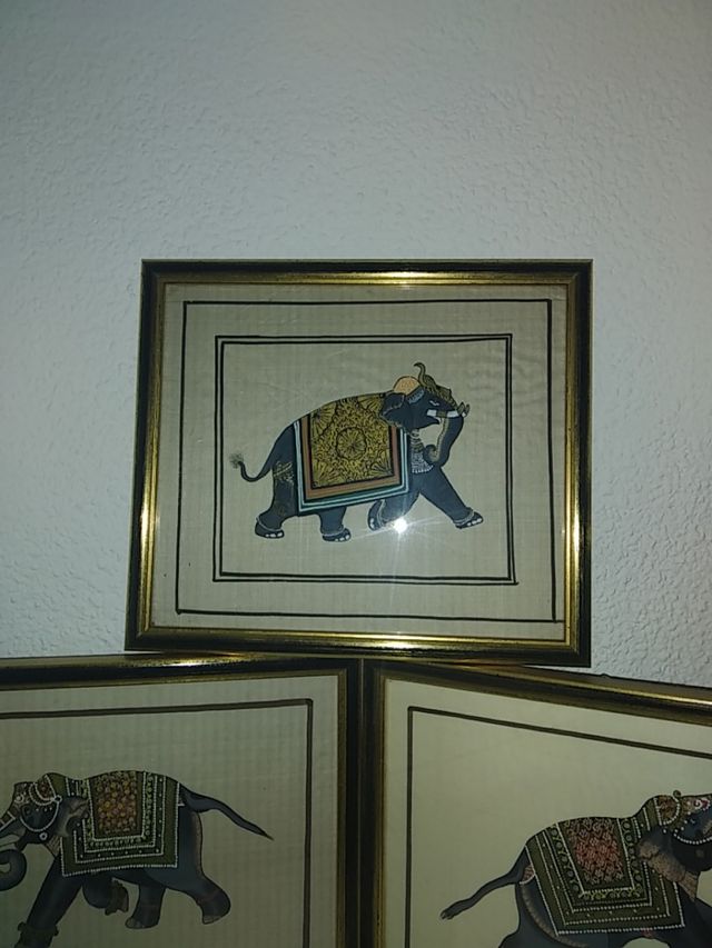 Conjunto de 3 cuadros elefantes.