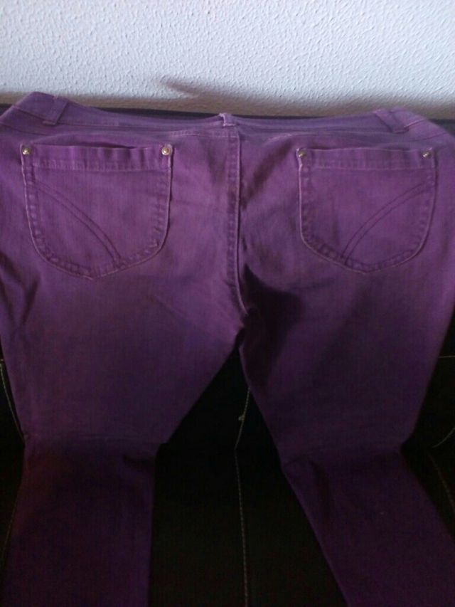 Pantalones vaqueros de color morado,talla 42