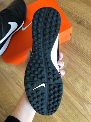 Zapatillas NIKE tiempo futbol 48.5 de segunda mano por 55 EUR en Alboraya  en WALLAPOP
