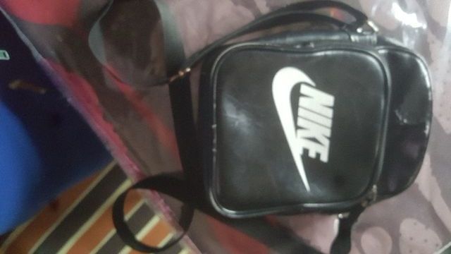bandolera (nike)